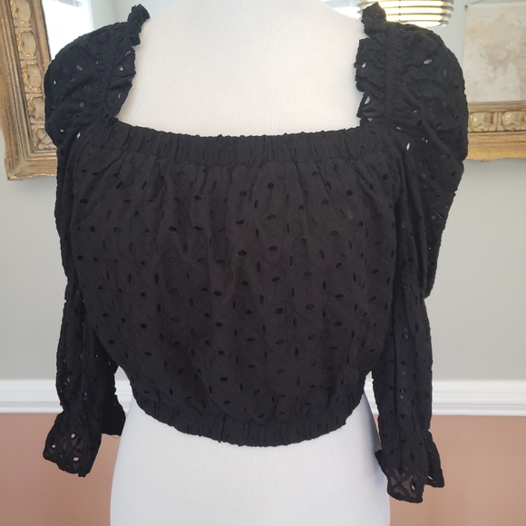 Wild Honey Black Eyelet 3/4 Sleeve Crop Top - Picture 3 of 7
